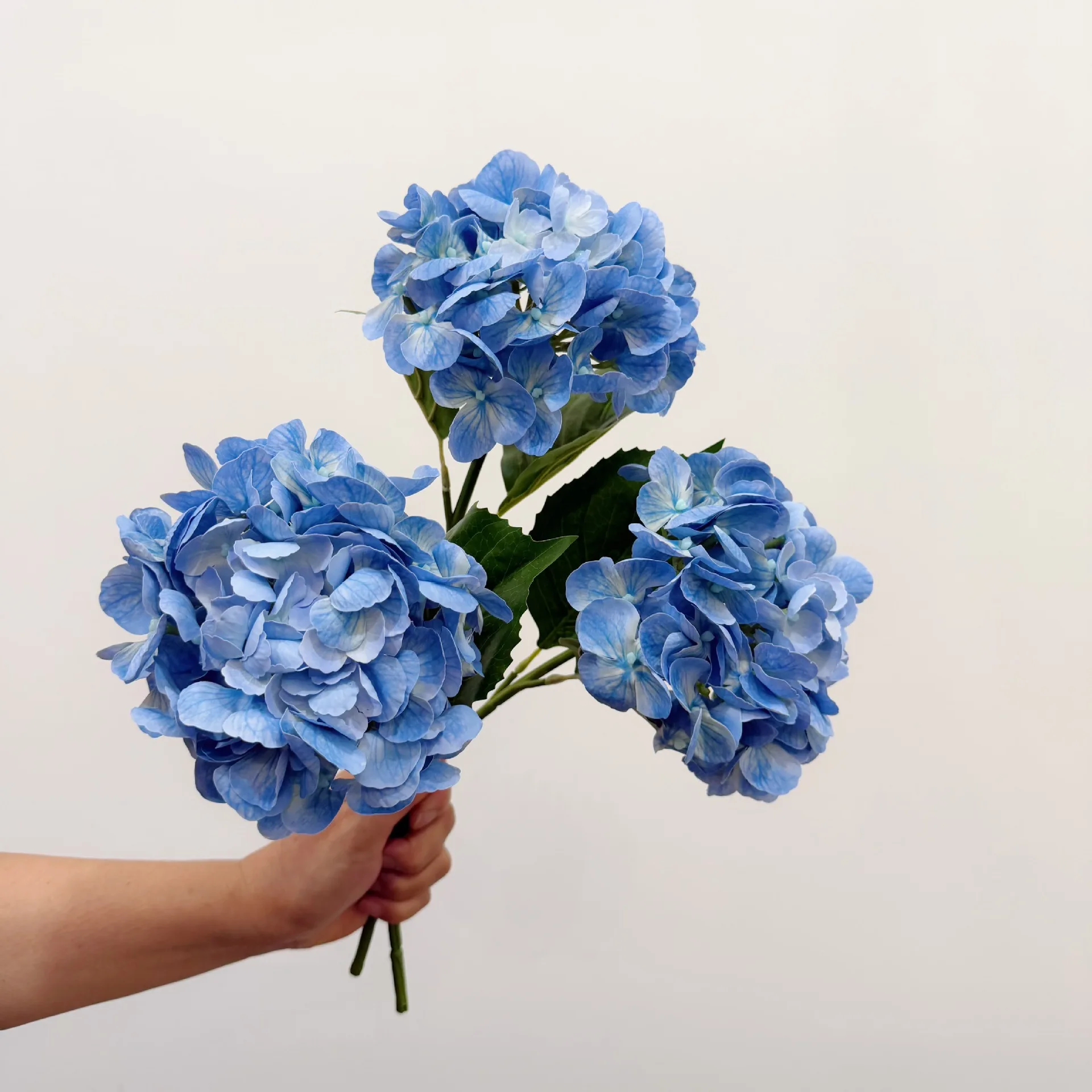4 Stück Feuchtigkeitsspendende Latex-Hortensien, Künstliche Blumen mit Echtem Touch, Hochzeitstisch-Blumenarrangement, Party- und Heimdekoration, Blumenstrauß – Detail 9