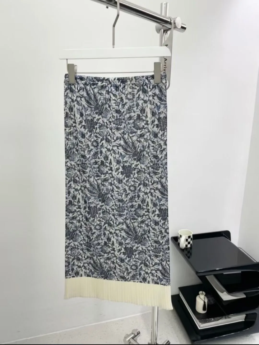 Gonna set moda a pieghe Miyake 2025 Estate nuova canottiera con stampa + mezza gonna snellente sottile 2 set