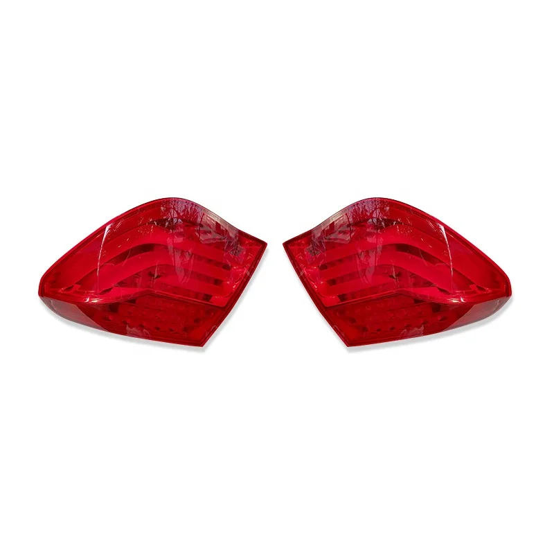 I stampi per fari automatici per stampi per auto con parti in ABS producono stampi per fanali posteriori per parti automobilistiche