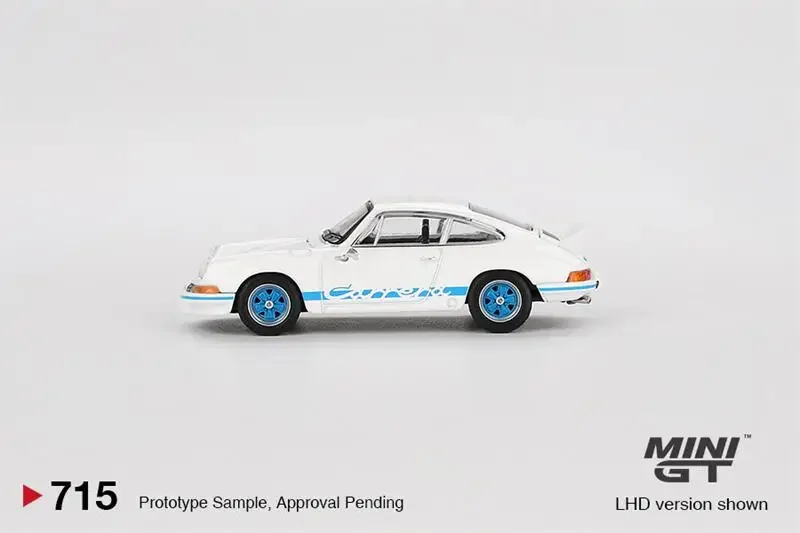 سيارة MINI GT 1:64 RS 2.7 Grand Prix باللون الأبيض مع نموذج سيارة دييكاست LHD باللون الأزرق