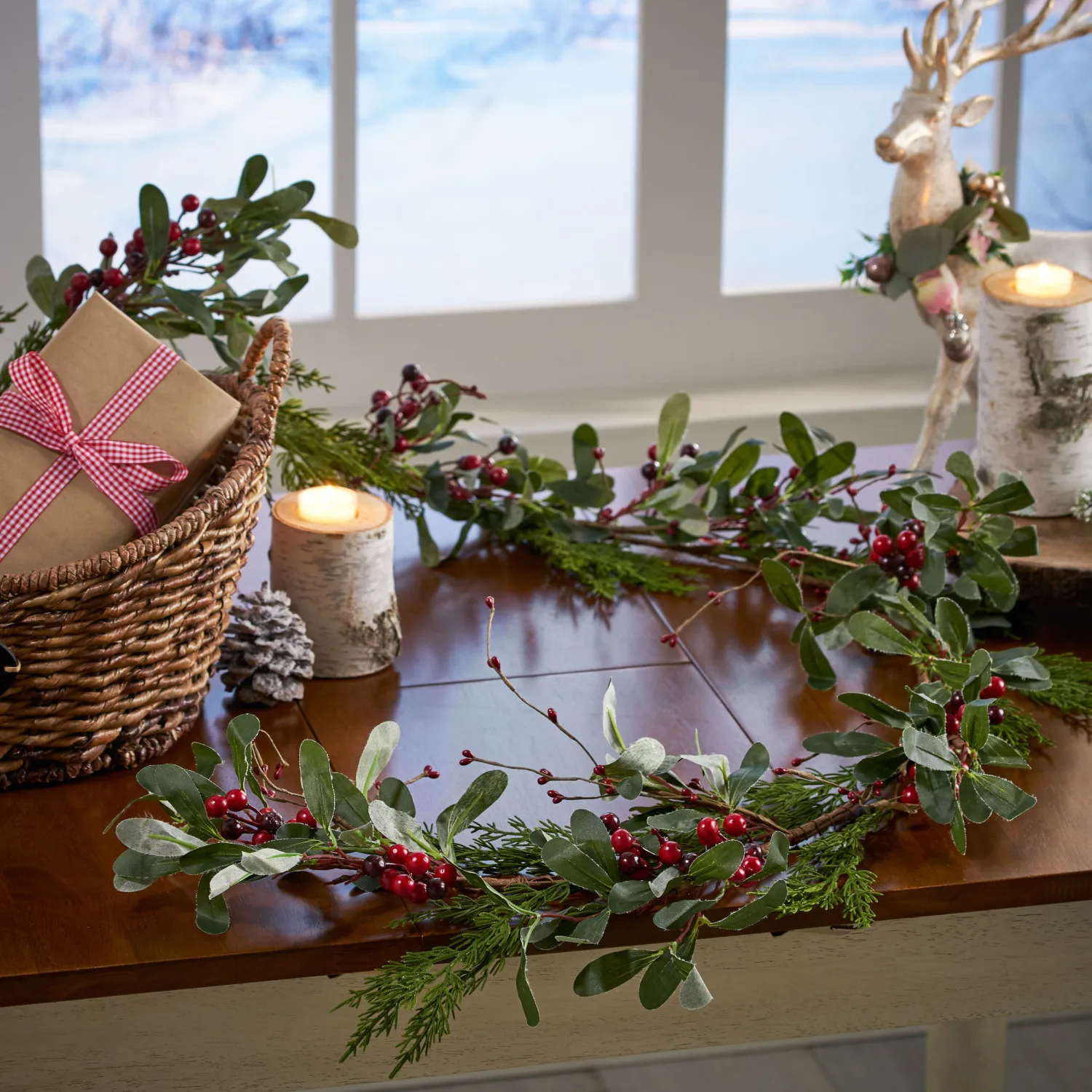 

OLIVE LEAVES GARLAND WITH RED BERRY