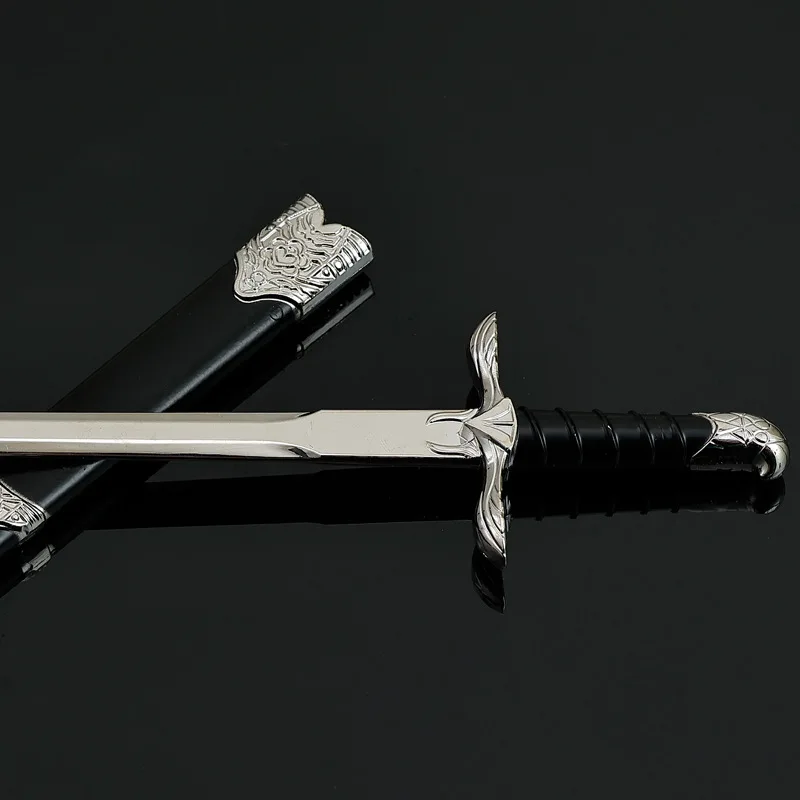22Cm Zwaard Van Altair Game Perifere Metalen Vakmanschap Model Met Zwaard Schede Desktop Versieren Ornamenten Verjaardagscadeautjes Speelgoed