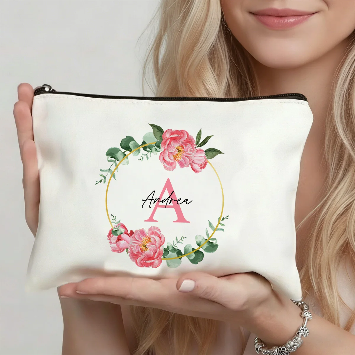 1pc Personalized Custom Letter Makeup Bag, Canvas Zipper Small Bag, Women's Portable Makeup Bag, Bride Bridesmaid Gift