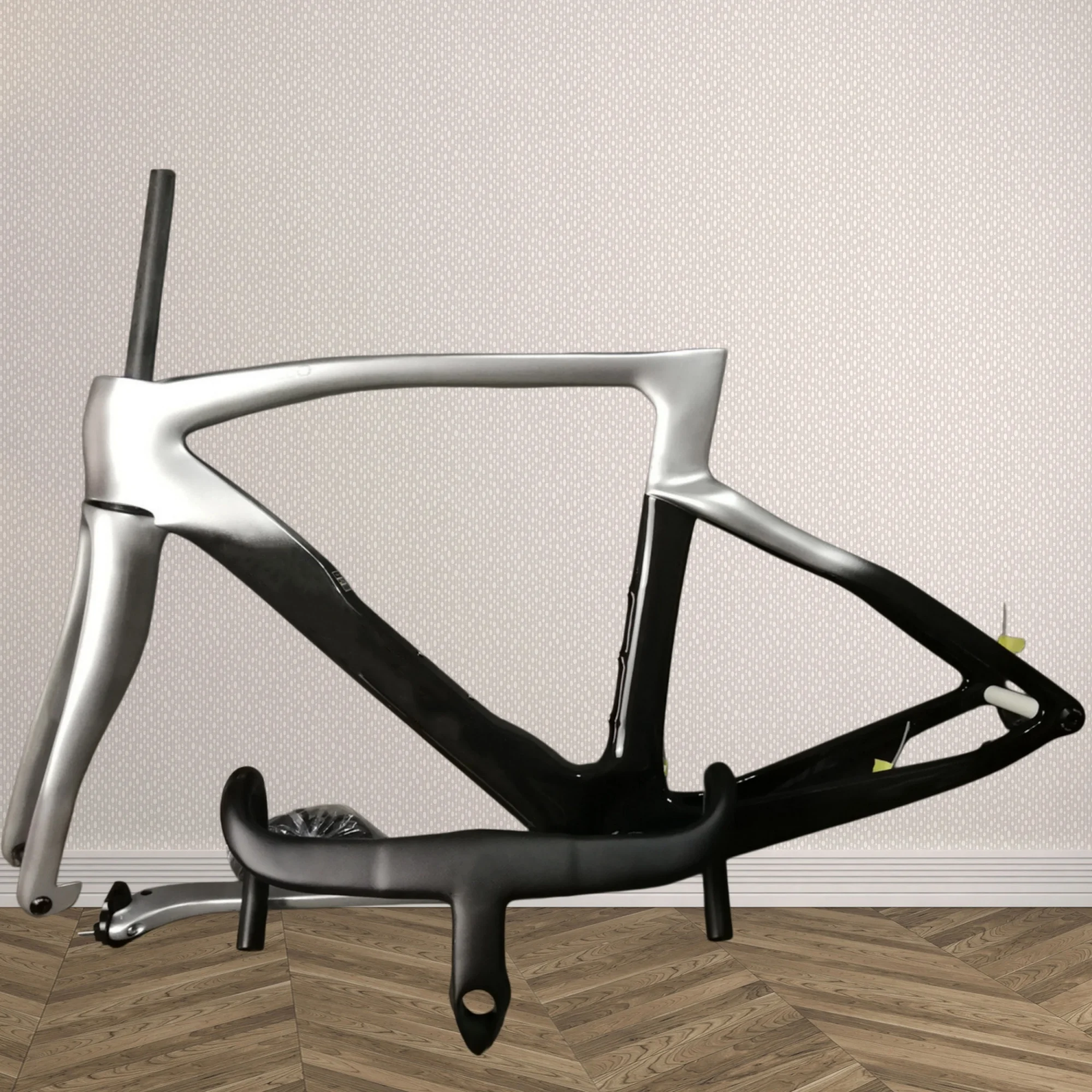 

Рама для шоссейного велосипеда F14 из углеродного волокна T1100 с дисковыми тормозами и полностью внутренней прокладкой тросов.