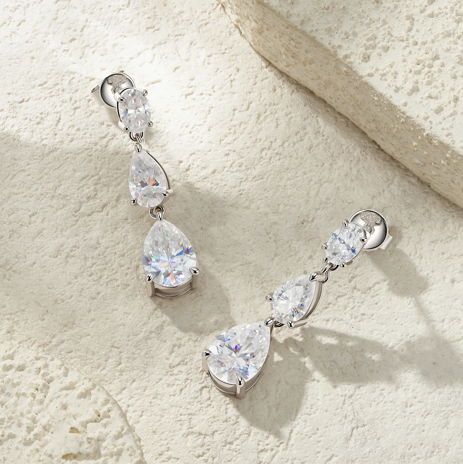 

Серьги с муассанитом грушевидной огранки 8 карат (общий вес 8 карат) с сертификатом, 100% прошли проверку на подлинность бриллианта, покрытие из серебра S925 с позолотой 18K, женские свадебные серьги.