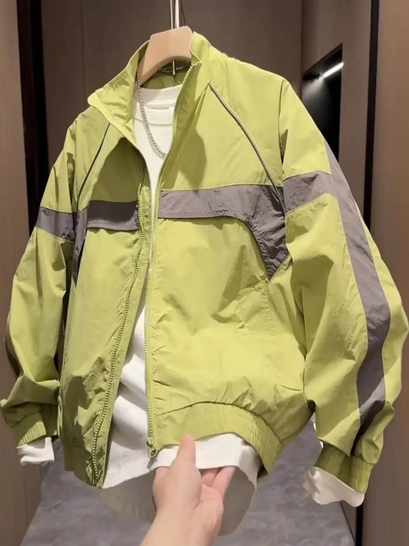 

Casual Contrast Color Splicing Men's Jaet Sli Stand Collar Top Faionable Versatile Youth Outerwear Autumn 2025