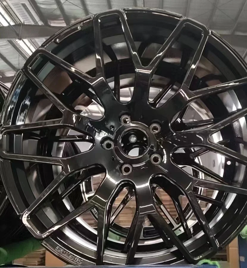 

новые 22-дюймовые колеса для G-Class 2023 года