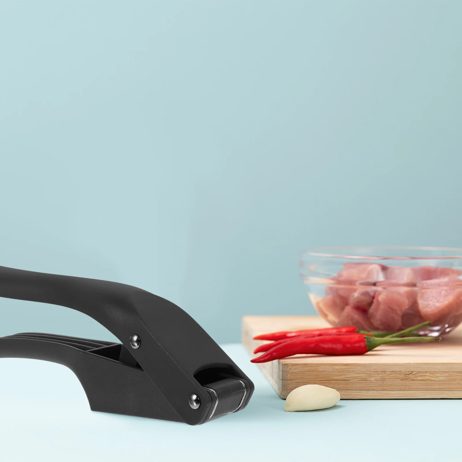 

Garlic Press Kitchen Tool Stainless Steel Manual Slicer Aluminum Alloy Black Box Garlic Mincer Home Use Easy Clean Lightweight