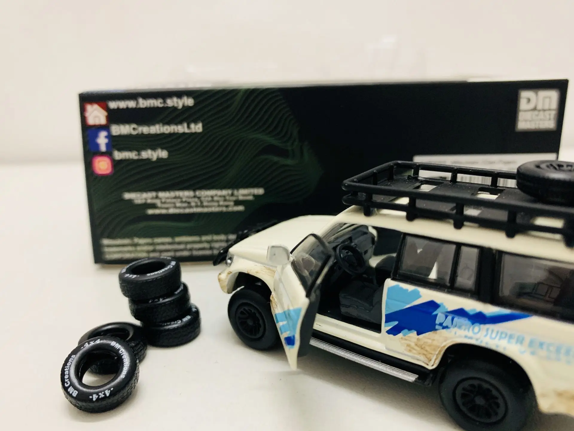 2Gen Pajero Jungle Pack White (LHD) 1/64 Scale Diecast Miniature Car