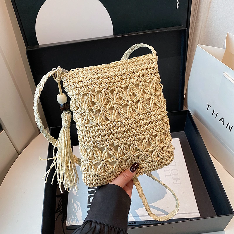 

Straw woven bag 2025 summer new fashion simple woven bag seaside vacation casual shoulder bag portable and versatile small bag