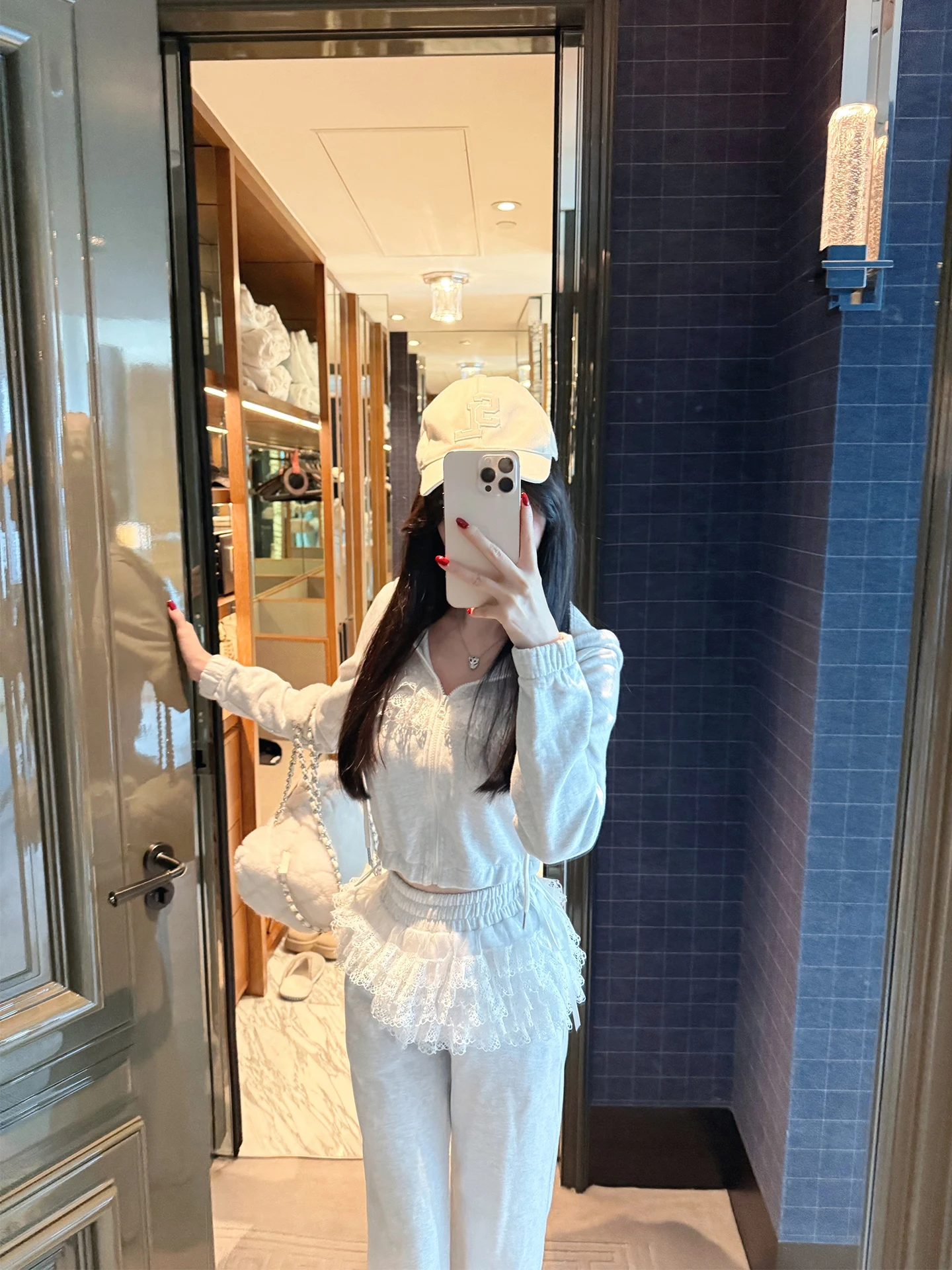 

Комплект из свитшота и брюк Bear House Ballet с кружевными вставками и пэчворком, милый повседневный наряд для девочек, с высокой талией, из хлопка, с длинными рукавами, весна-осень