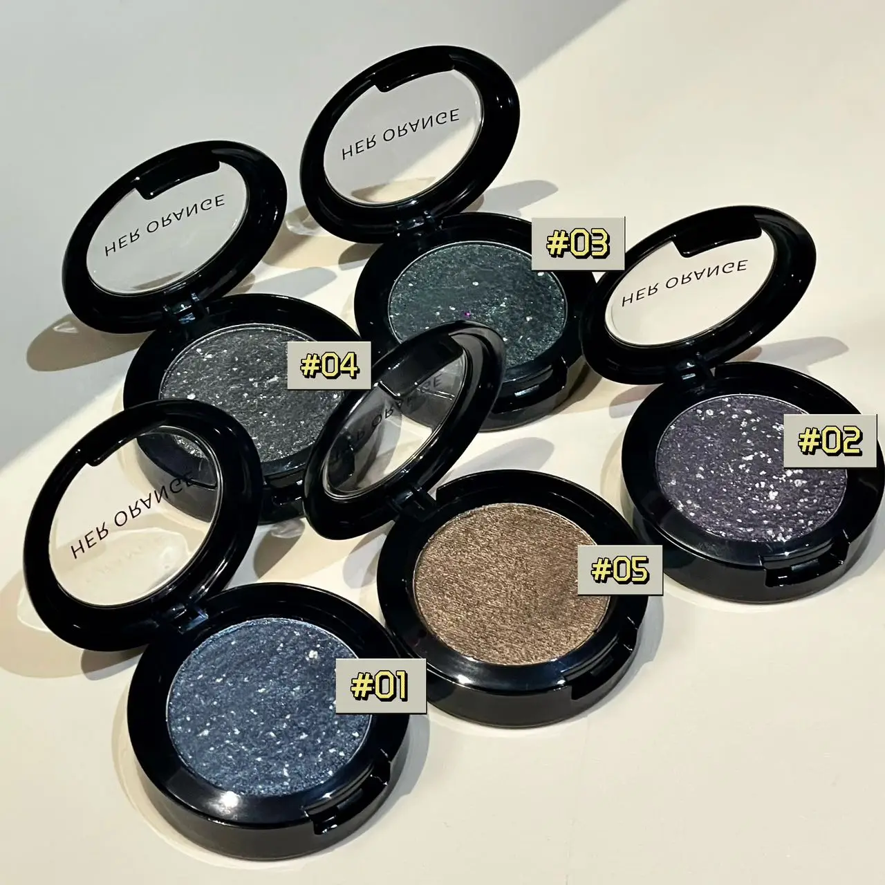 Geräucherte blaue, funkelnde, glänzende Lidschattencreme, einfarbiger Lidschatten, metallischer, violetter, grüner Diamant, aufhellender Glitzer-Highlighter