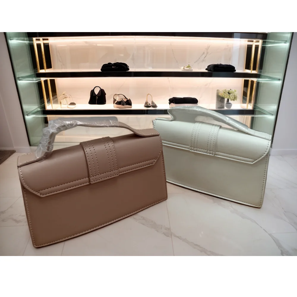 อินเทอร์เน็ตคนดังกระเป๋าถือระดับไฮเอนด์ผู้หญิง Retro กระเป๋าสะพายข้างยอดนิยมมือถือกระเป๋าสี่เหลี่ยมเล็ก