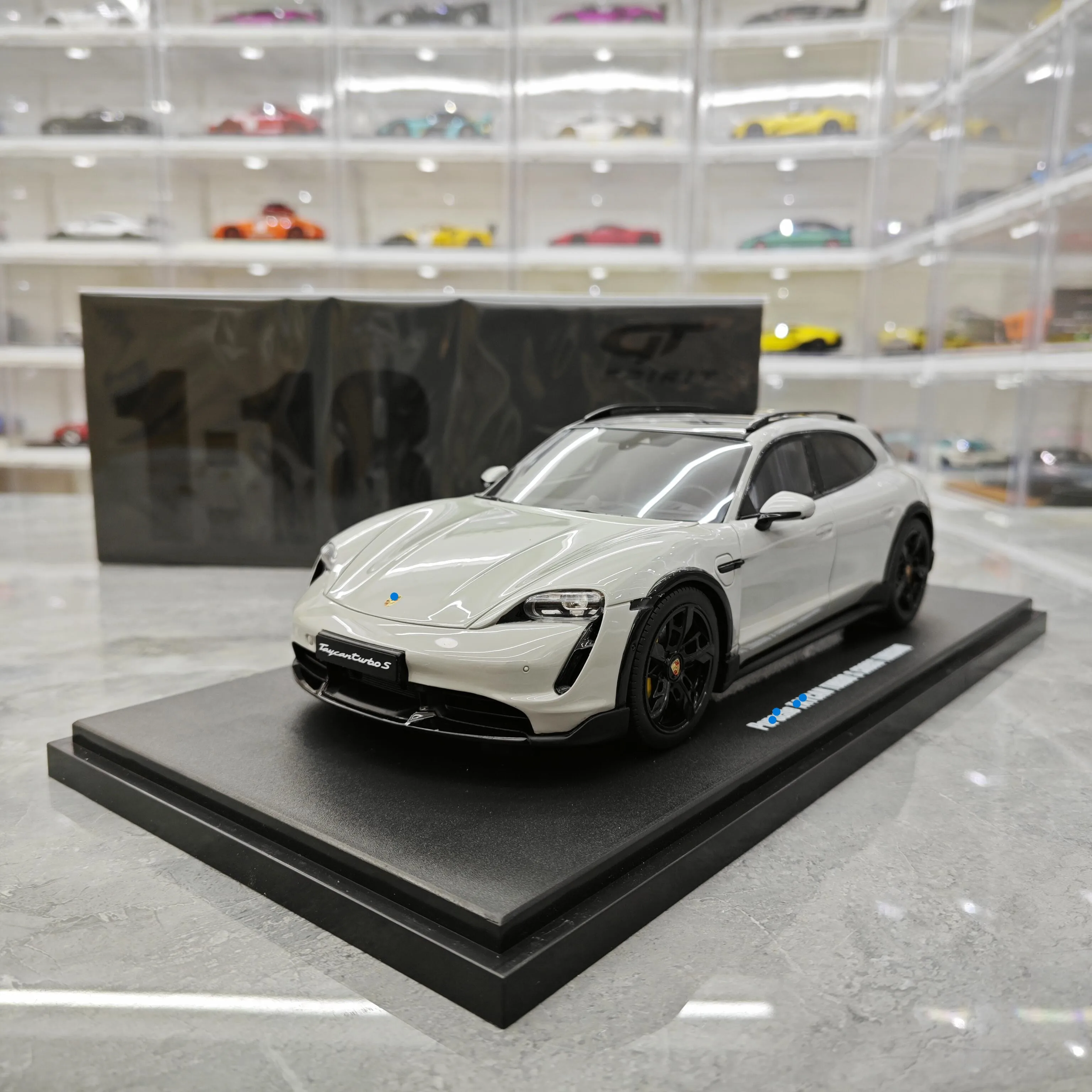 GT Spirit 1:18 911 TURBO S Diecast Model Car Resin Limited edition