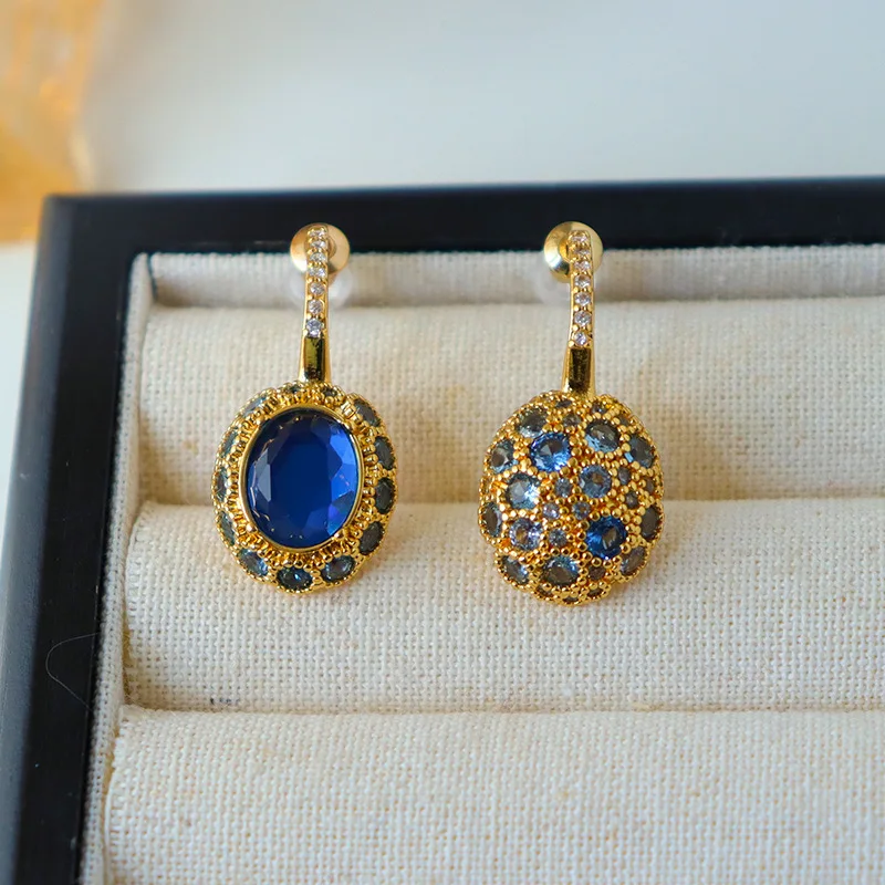 

Light Luxury Asymmetrical Zircon Earrings for Women Retro Exquisite Temperament Versatile Fashionable Commuter Earrings
