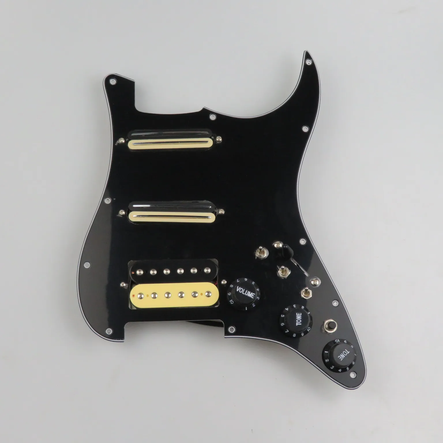 Loaded SSH Preassembled Pickguard Solid Black Scratch Plate Cream Humbucker For ST Electric Guitar Complete Pre-Wired