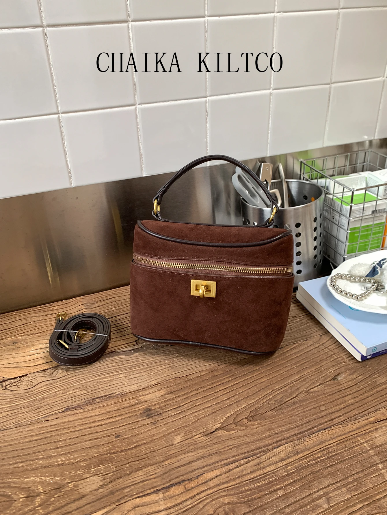 

CHAIKA KILTCO 2022, осенне-зимняя новая сумка-коробка, женский рюкзак большой вместимости, простой и модный на одно плечо