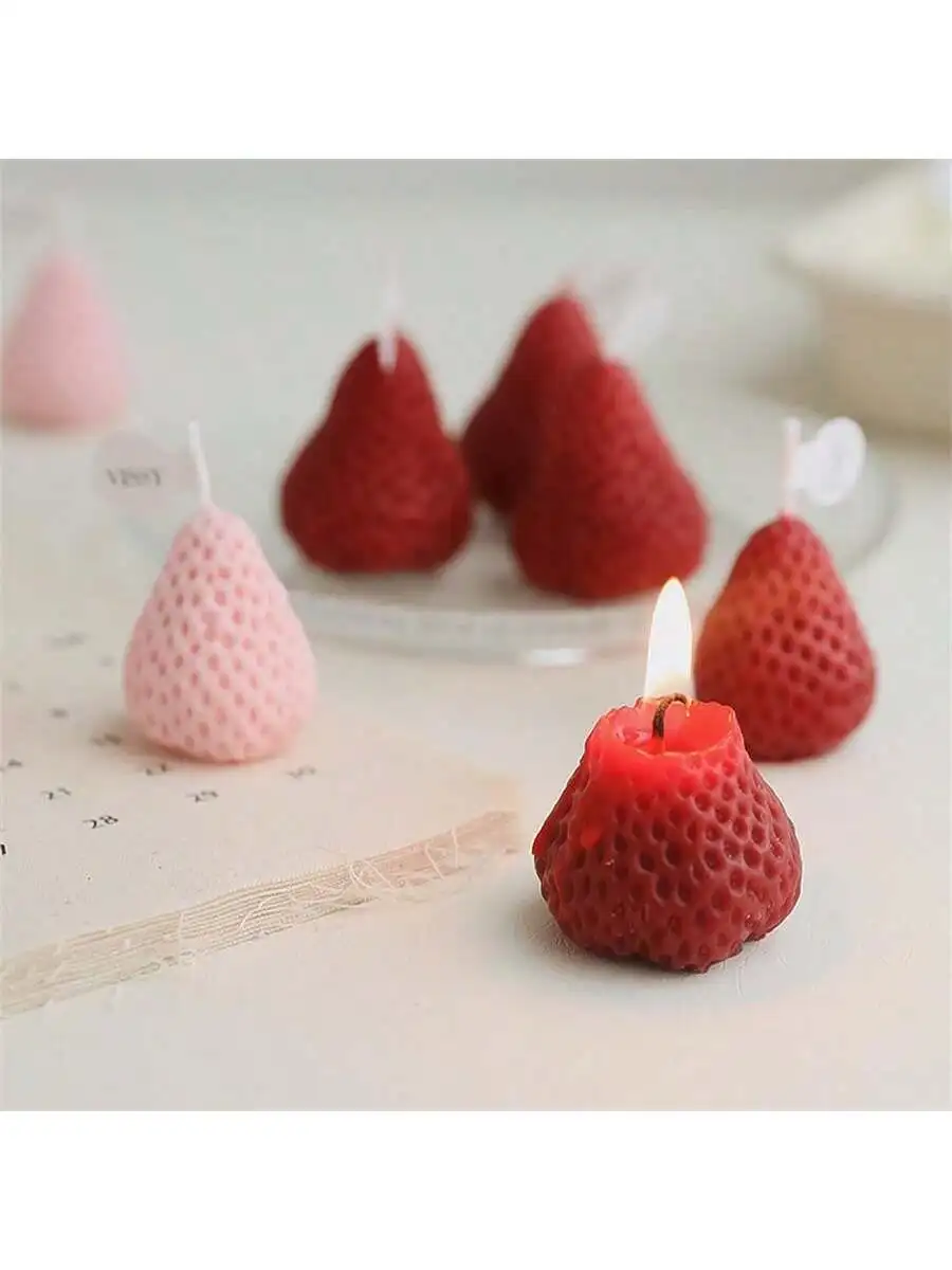 4 strawberry shaped scented candles, unique strawberry shaped soy wax candles with a sweet taste, used to boost mood and luxurio