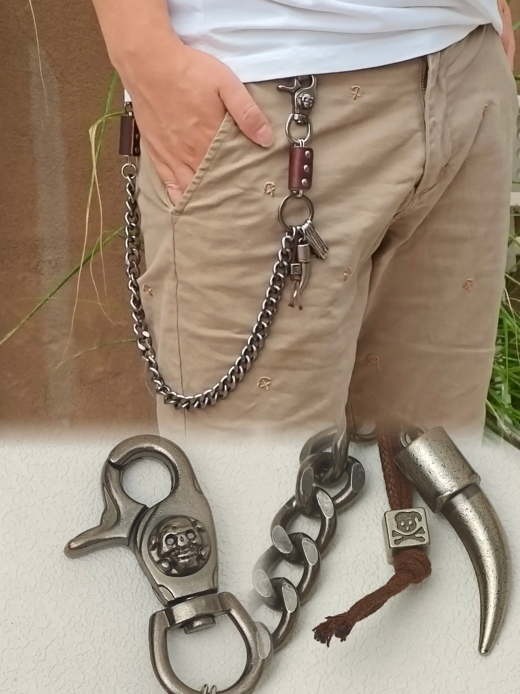 Hosenkette mit Wolfszahn-Anhänger, Schlüsselanhänger, Hip-Hop Street Punk, Legierung, schwarz plattiert, Ketten mit Echtlederhülle, vielseitig einsetzbar – Detail 1