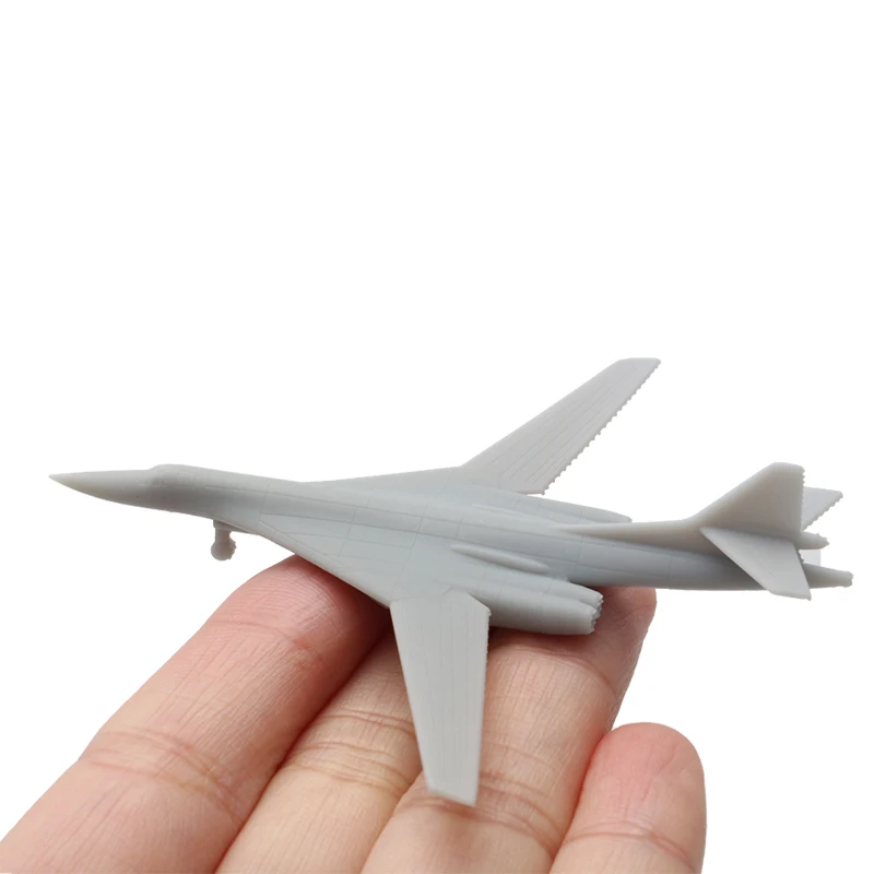 2PCS Tu-160 Strategic Bombardment Aircraft Model 1/2000 700 400 350 Scale Resin Fighter Aeroplane Toy for Military Plane Display