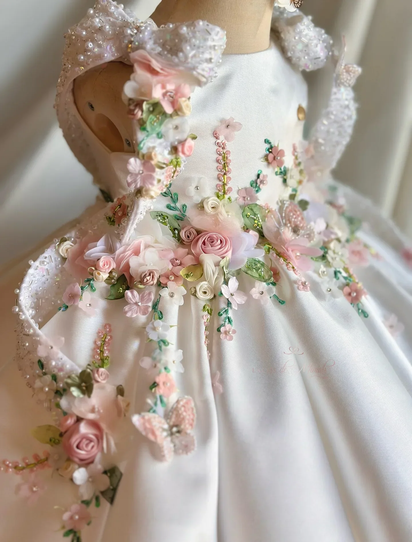 Custom Flower Girl Dress First Christmas Wedding Party Dress Princess Pageant Gown with 3D Floral Embroidery Fuzzy Sleeves Satin