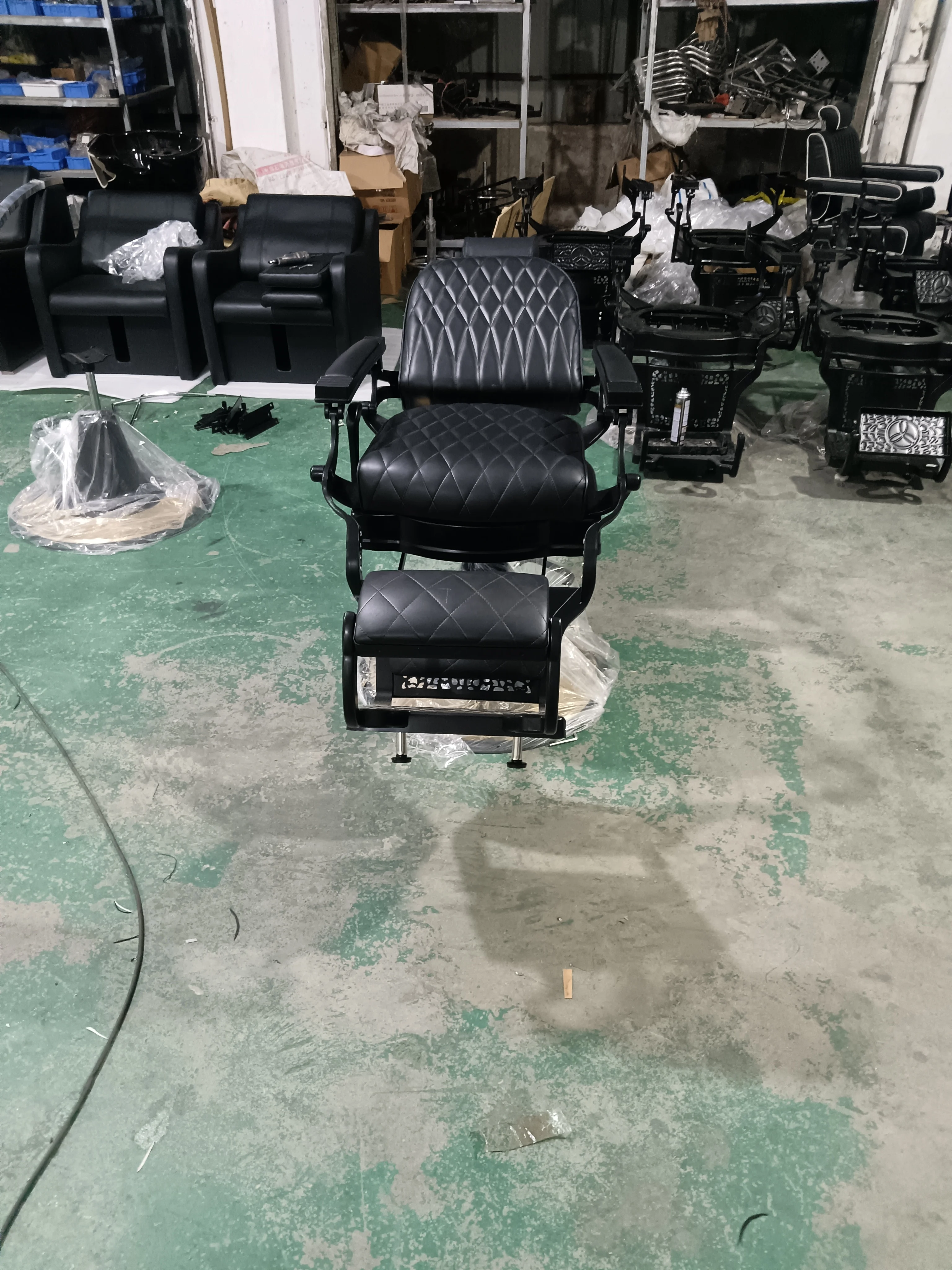 Black&Gold Barber Chairs Styling Chairs Salon Chair 10 Years Warranty