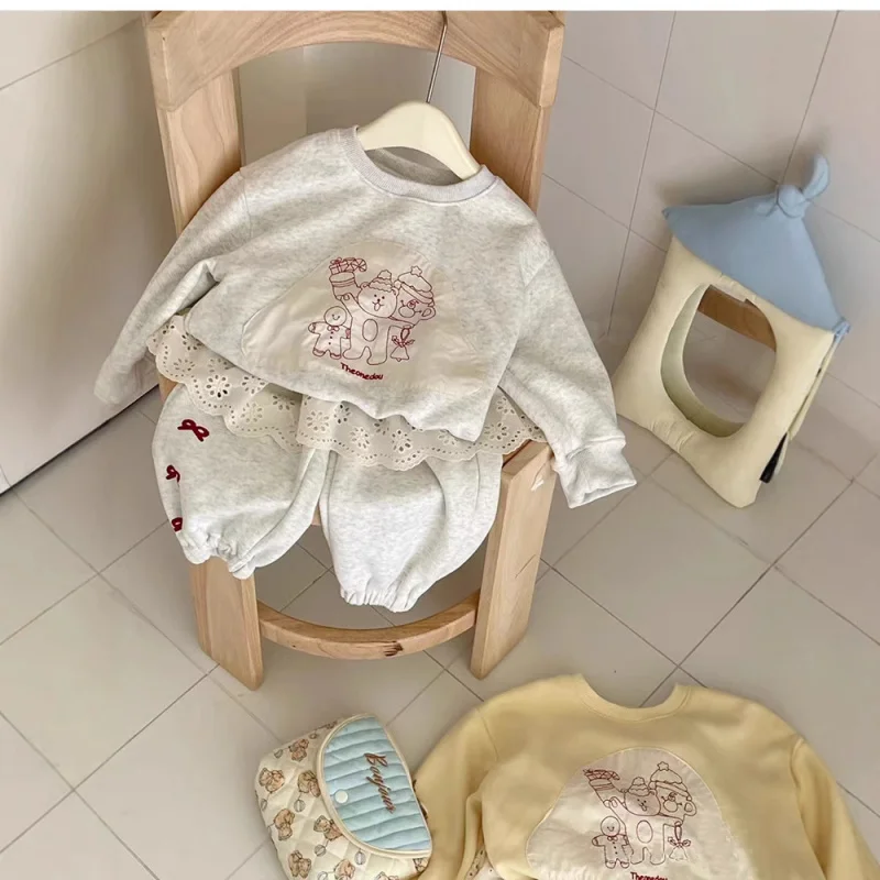 

Korean Children's Outfit25Autumn New Style Girls' Cartoon Patchwork Sweatshirt and Sweatpants with Lace Trim Three-Piece Set