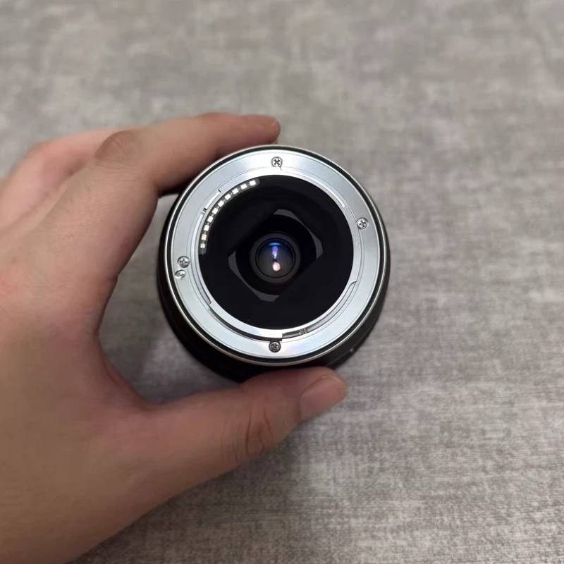 95% جديد أصلي لـ Tamron 20 مللي متر f/2.8 Di III OSD M1:2 (F050) عدسة تركيز ثابتة بزاوية واسعة جدًا