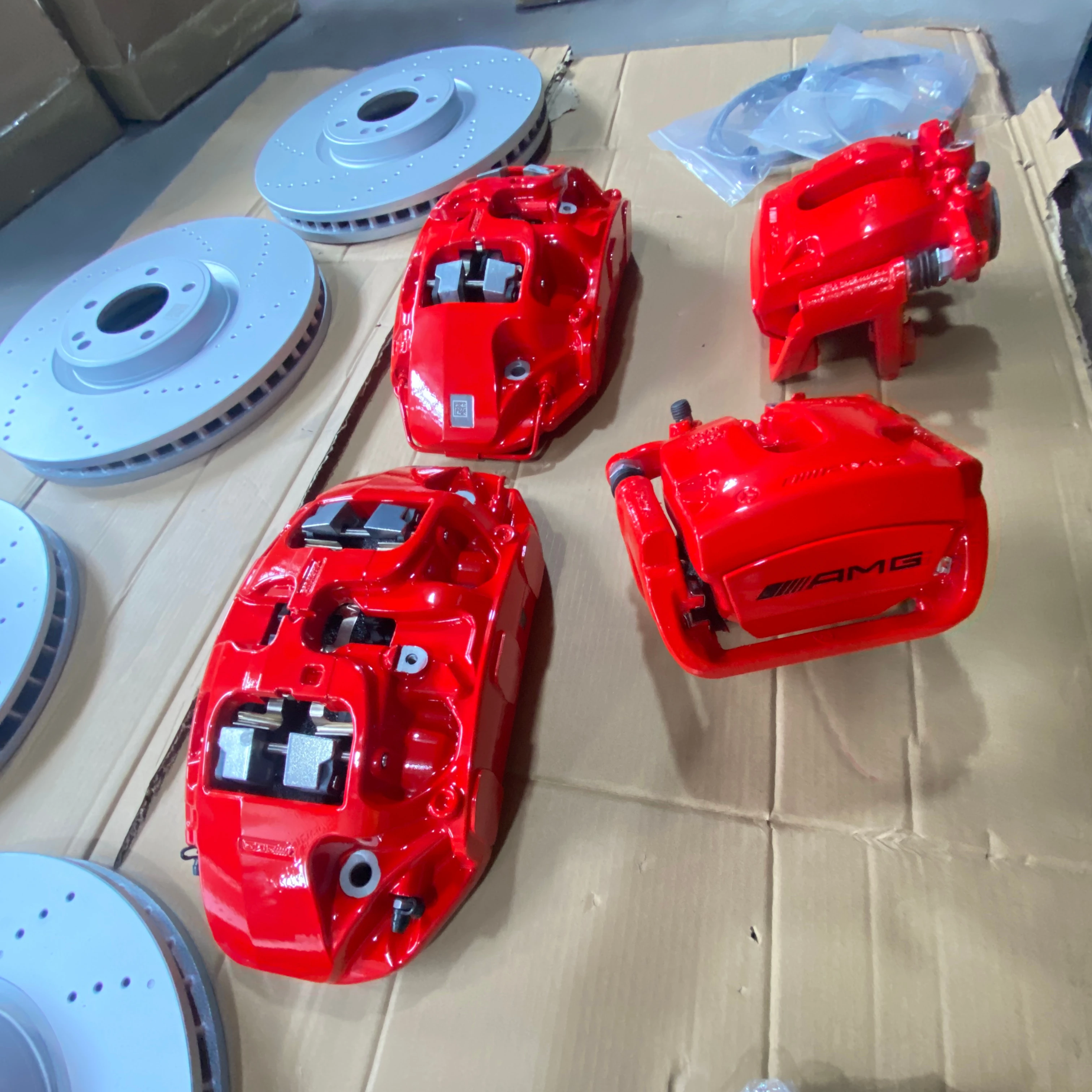 

Суппорты W213 AMG W253 247 222 205 206 223 214 Тормозной цилиндр Maibakh Тормозной насос высокого качества и бренда