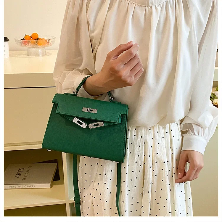 

2025 Designer Lock Top Handle Bag Women Minimalist Shoulder Bag Crossbody Office Commute Bag Small Luxury Leather Handmade