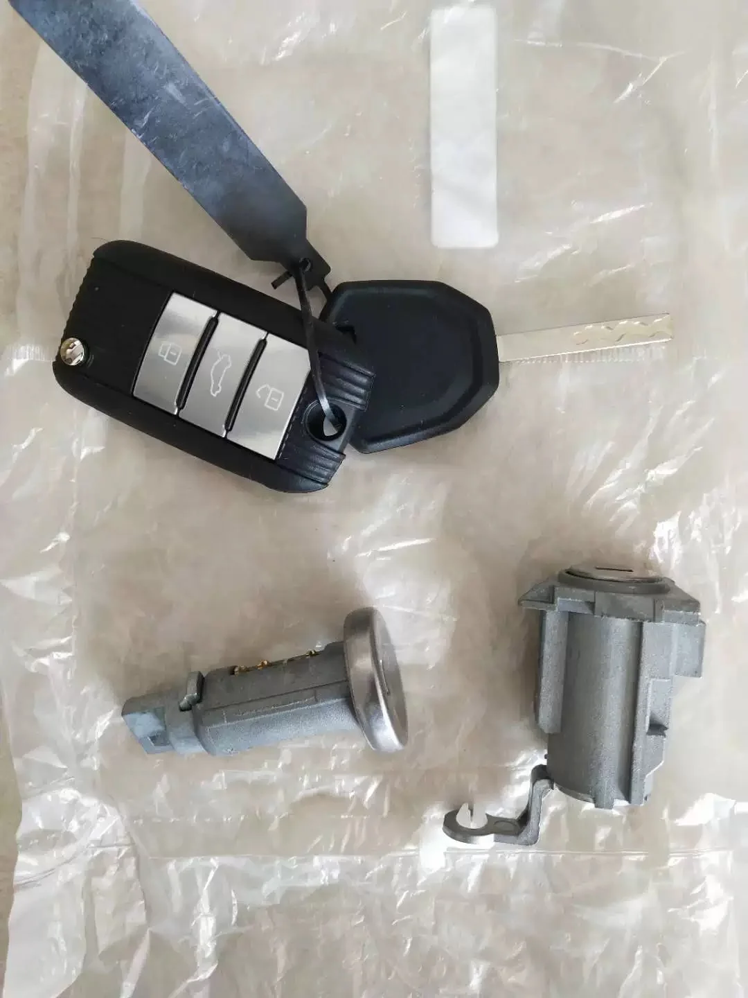 

Centrol Door Lock For MG ZSMG6 RX5 RX8i6 Ignition lock Cylinder Replacement With remote key
