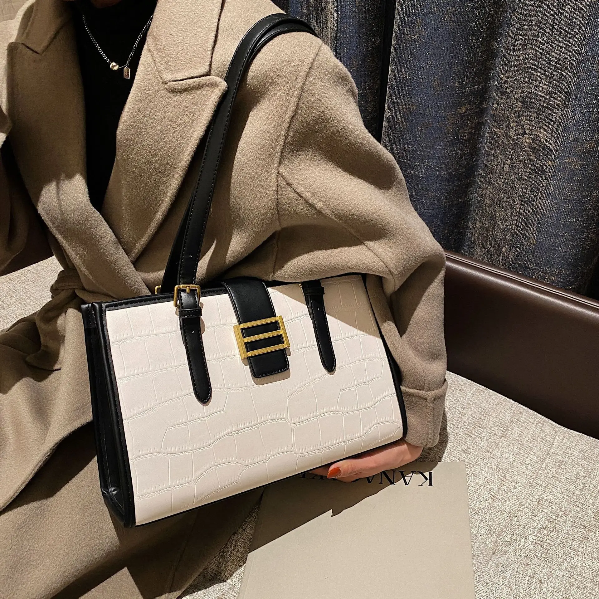 

Новинка 2024 года, большая вместительная женская сумка-тоут с нишевым каменным узором, модная и сумка на одно плечо в западном стиле, подмышки