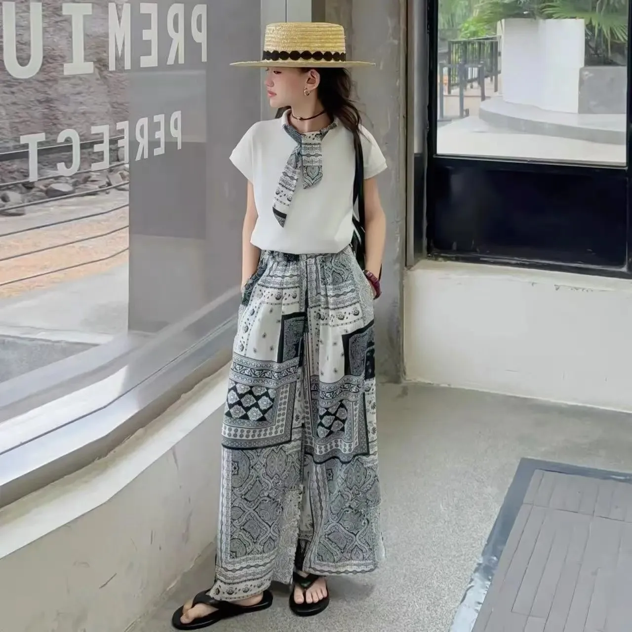 

Girls Summer Outfit 2026 New Children's Fashion Short Sleeve T-shirt Wide Leg Pants Casual Two-piece Set