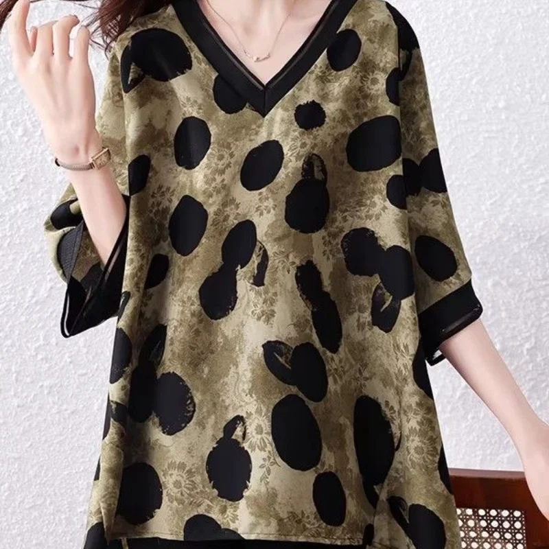 Women Loose Batwing Sleeve V Neck Polka Dot Print T Shirt Summer Casual Top with Three Quarter Sleeve Olive Green Black Pattern