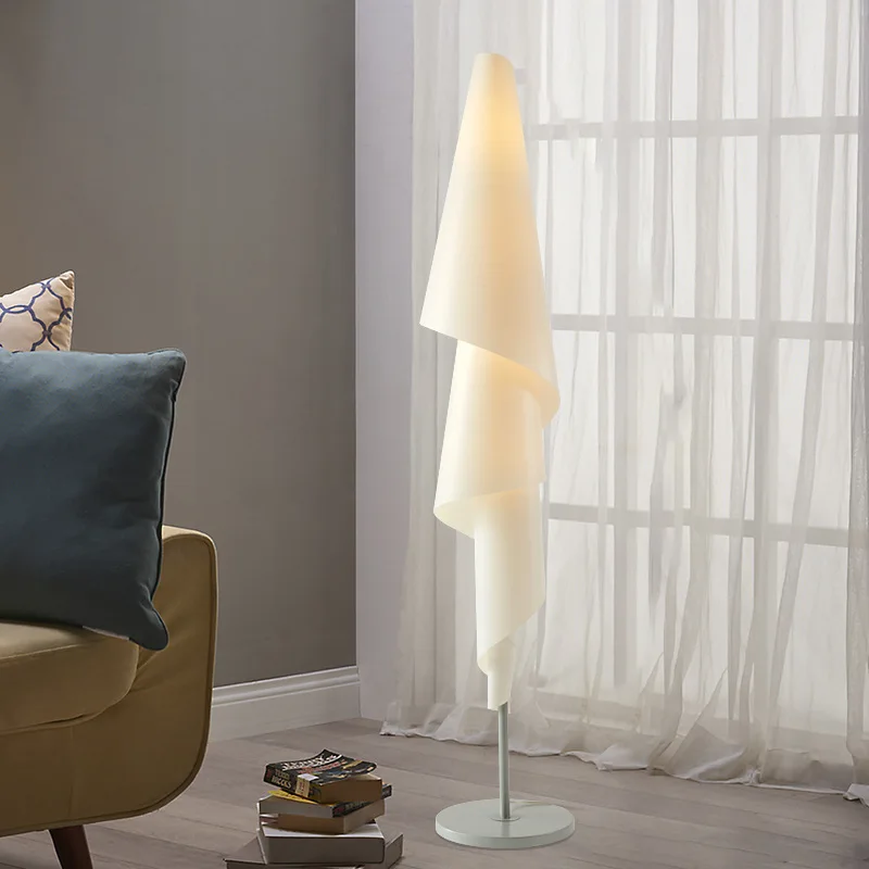 

Постмодерн Дизайнер Креативное Искусство Торшеры Современная Личность Металлическое Основание Спальня Гостиная Диван Угловой Кабинет Светодиодная Подставка Светильник