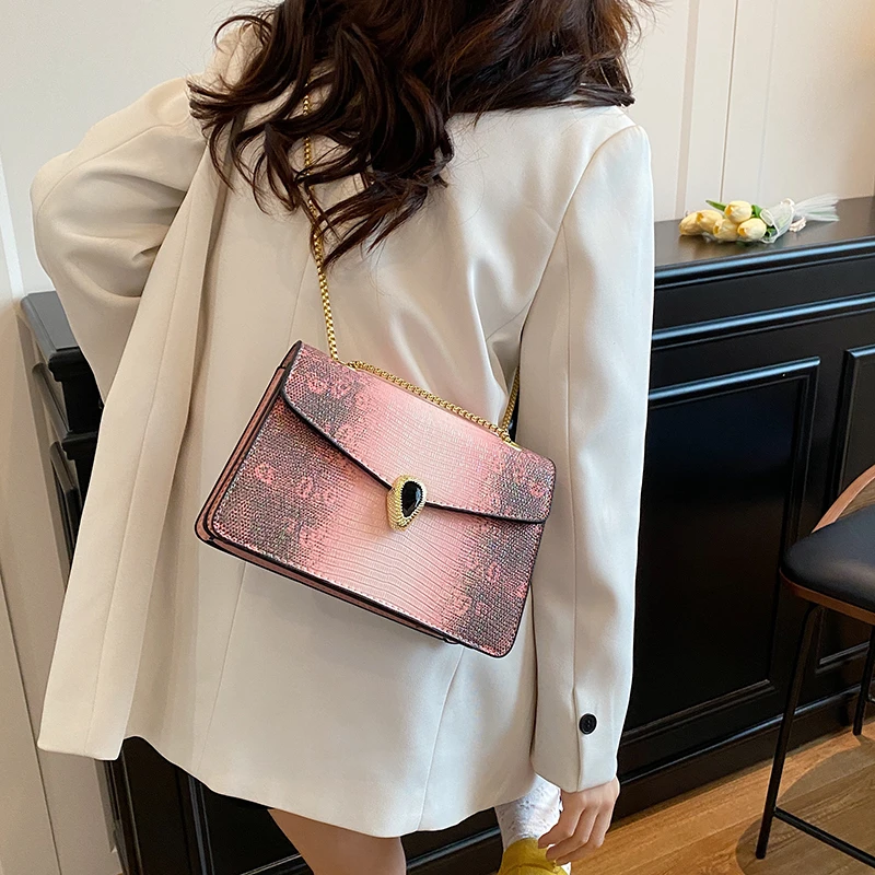 

High-End Fashionable Tote Bag For Women With Leather Finish Solid Color And Commuter Ready Practicality