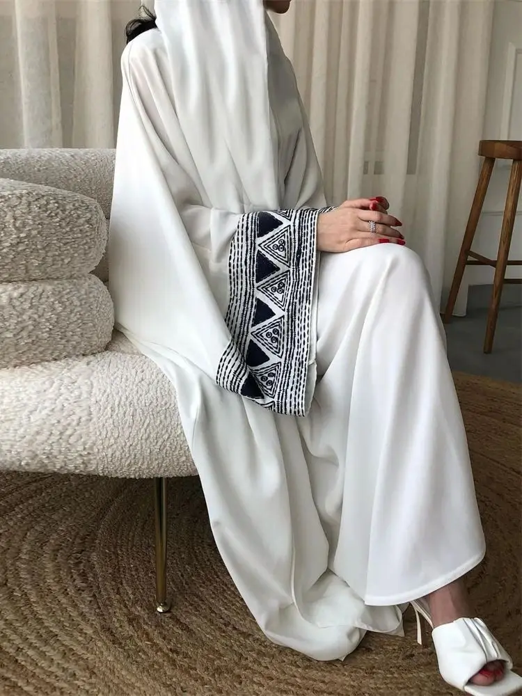 2024 Summer Eid Black White Embroidery Open Modest Abaya Dubai Muslim Kimono Abayas For Women Kaftan Dresses Islamic Clothing