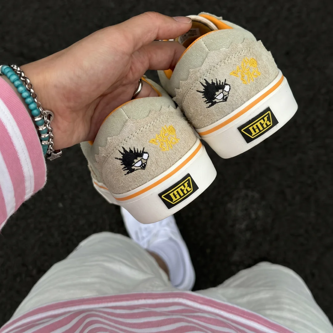Beige Suede Low Top Skate Shoes for Men Women, Retro Sneakers With Orange Shoelaces, Heel Embroidery Couple Shoes Trendy Flat Da