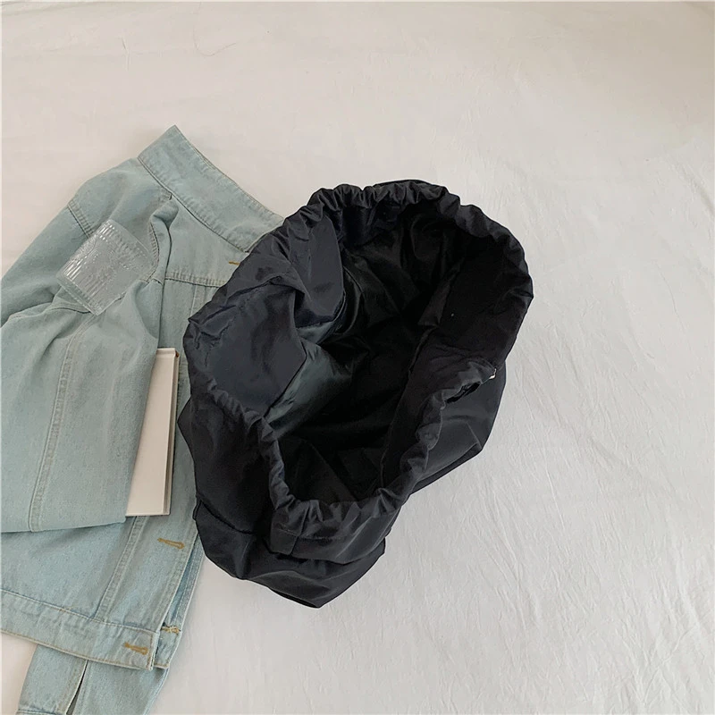 Large Capacity Solid Color Nylon Shoulder Bag New Lazy Style Casual Lightweight Drawstring Crossbody Bag Female Soft Handbag