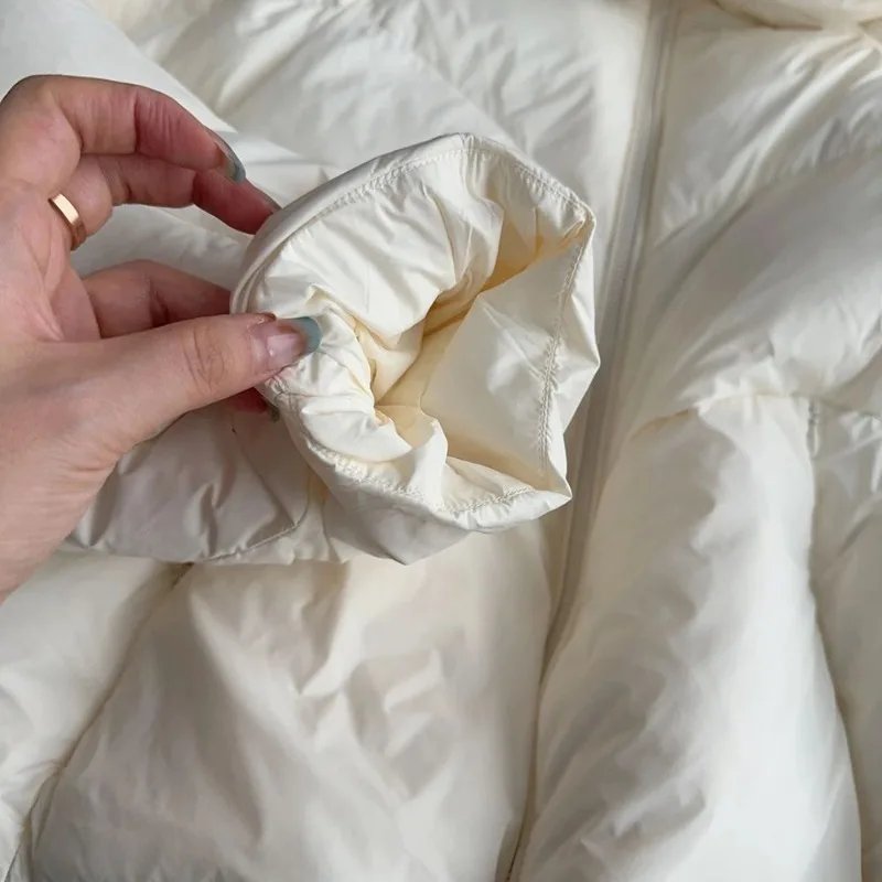 Damskie kurtki puchowe są miękkie i grube, zapewniające ciepło, nowa modna krótka kurtka jesienno-zimowa, w pełni wypełniona puchem, popularna kurtka puchowa.