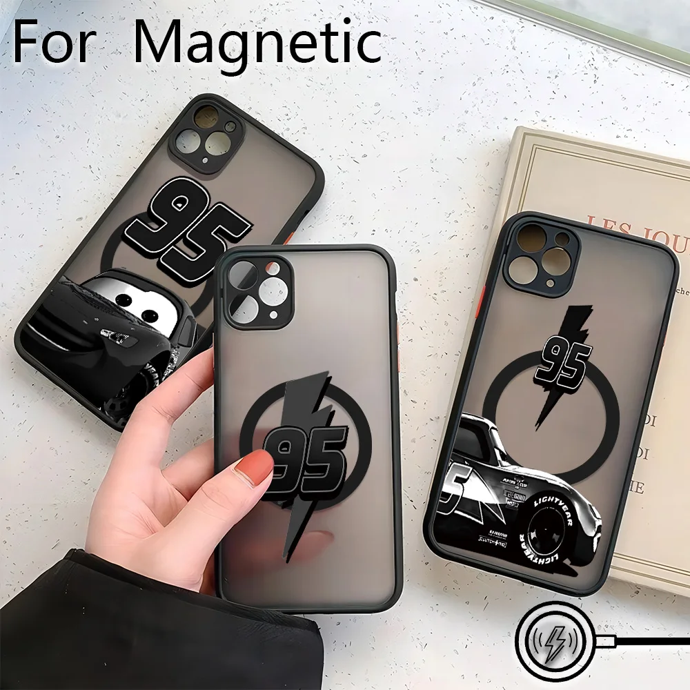 HOT Cars L-Lightning M-McQueen Handyhülle für iPhone 17 16 15 14 13 12 11 Pro Max Mini XR XS X Plus Matte Magnetische Rückseite