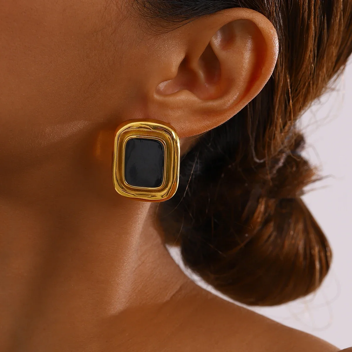 أقراط بيان الحجر الأسود من الفولاذ المقاوم للصدأ عيار 18 قيراط مطلية بالذهب PVD للنساء هدية بيجو فام - مجوهرات معدنية ذهبية #5