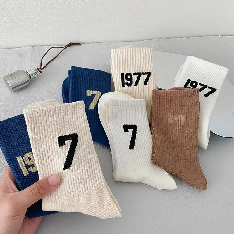 Cotton Socks 1977 Fashion Unisex Male Comfort Sports Sock Spring Solid Color Casual Women Socks Number Sox 2024 New