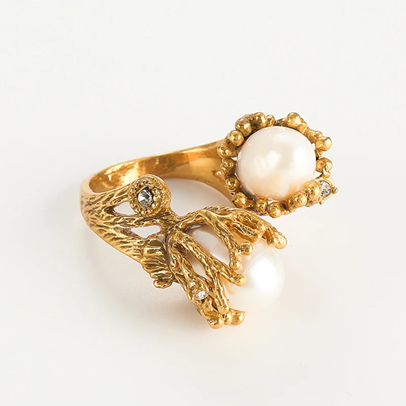 Retro Naturalist 18K Gold-Plated Pearl & Rhinestone Adjustable Cocktail Ring for Women - Luxury Evening Wedding Gift