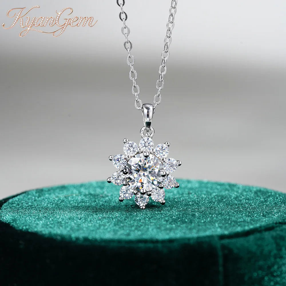 KyanGem Fashion Classic Round Bag Snowflake Pendant 50-Point Moissanite Platinum PT950 Necklace for Women Fine Jewelry Gift