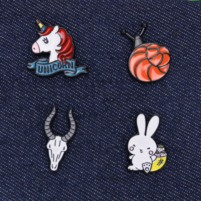 Explosive creative cartoon snail unicorn brooch fashionable rabbit cow head children's drip oil alloy brooch