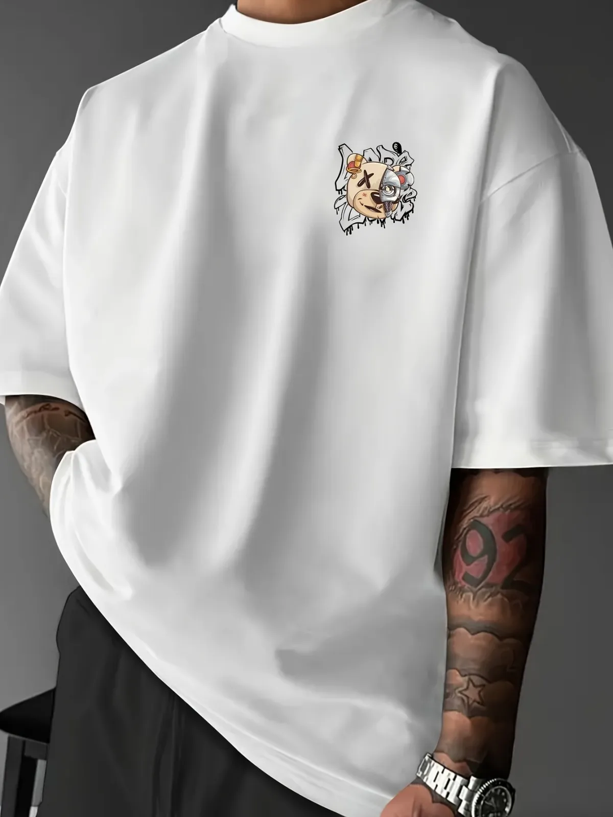2025, neues personalisiertes Graffiti-Bär-Buchstaben-bedrucktes, atmungsaktives und bequemes Rundhals-T-Shirt für Herren im Freien, High-Street-Top – Detail 13