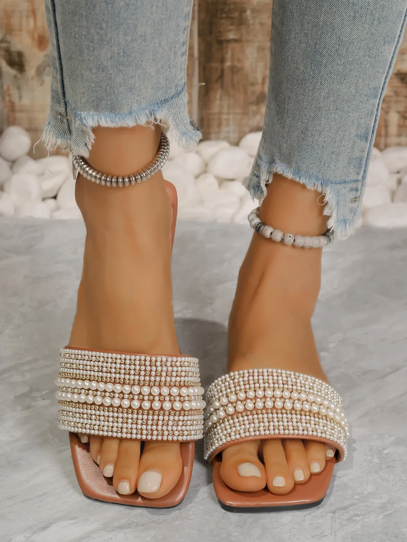 Damen-Sandalen mit flachem Boden, 2025, Sommer, neuer Stil, Perlen-Strass-Schuhe, Damen-Outdoor-Mode-Hausschuhe – Detail 4