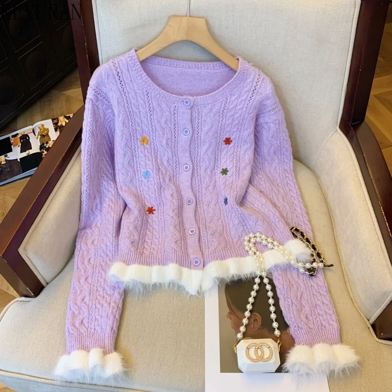 

Женский вязаный свитер с милым цветком и вышивкой, новинка 2025, осень-зима, вязаный открытый кардиган с круглым вырезом и цветными блоками, пальто