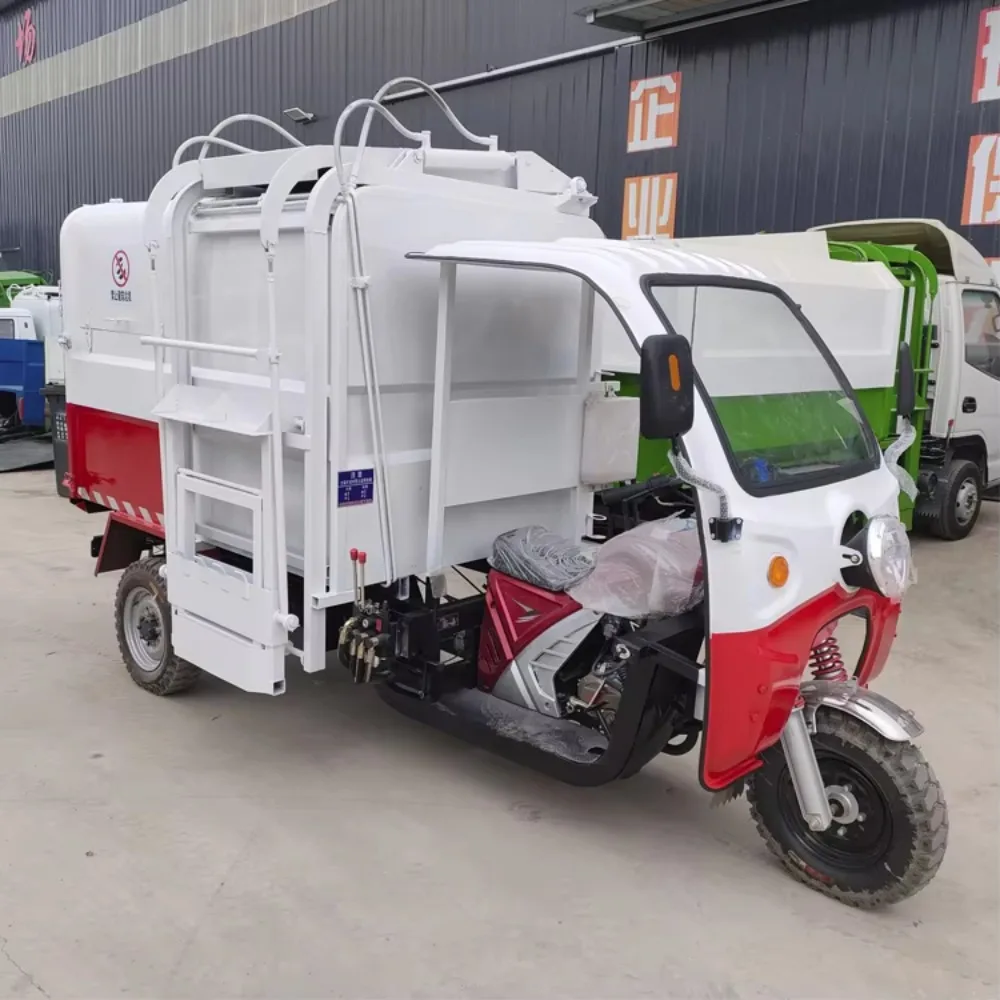 Three Wheeled Motorcycle Semi-enclosed Motorized Three-wheeled Sanitation Vehicle